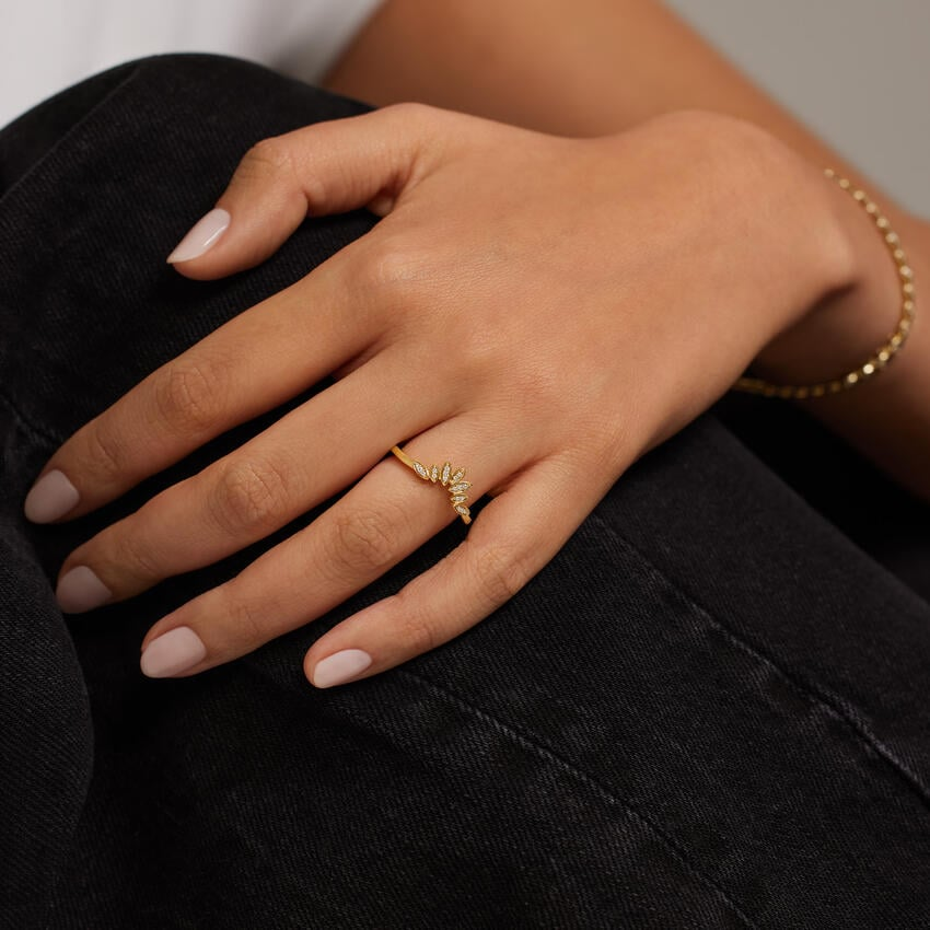 Yellow Gold Round Cut Lab Grown Diamond Petal Contour Wedding Band